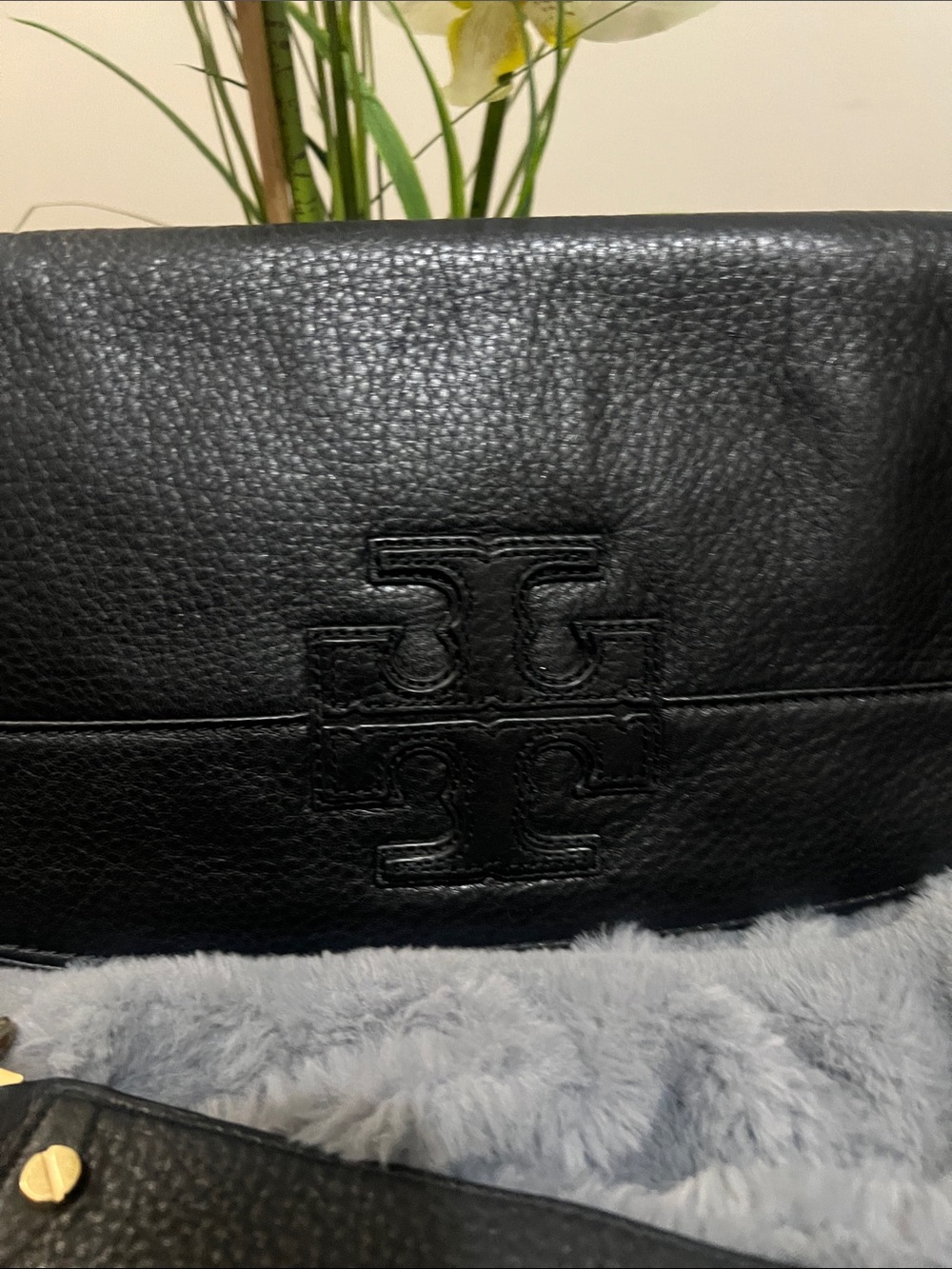 Tory Burch Black Pebbled Leather Shoulder/Crossbody Bag EUC retail $288 - Picture 2 of 9